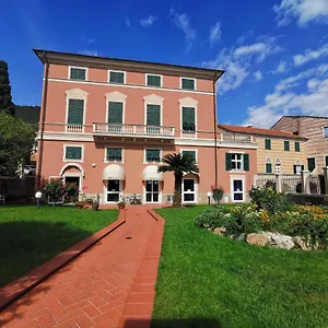 Madri Pie 3*, Noli Italia
